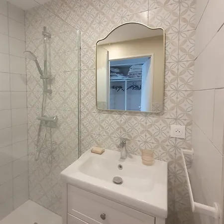 Nimes Les Pins Parking Prive Exterieur Lit King Size 180 Appartement Buitenkant foto